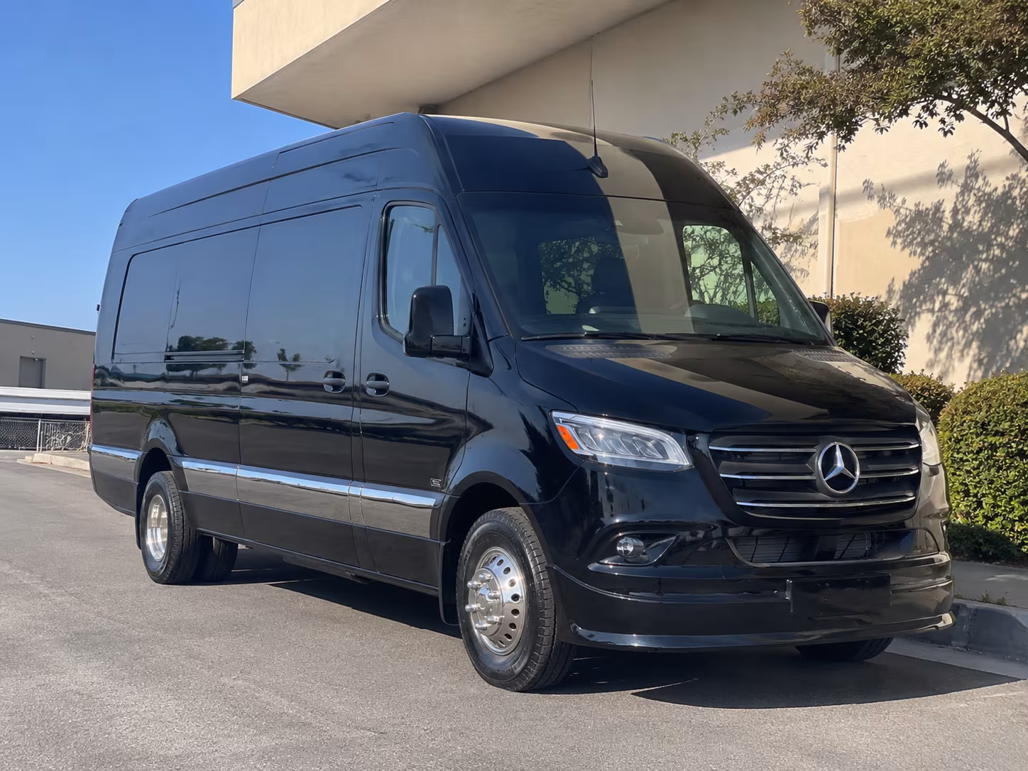 bus rental options for tuscaloosa trips