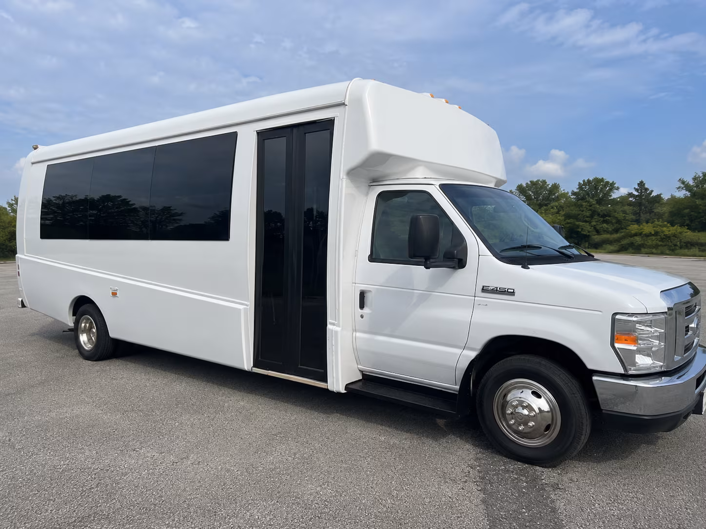 party buses for tuscaloosa bar crawls and birthday night outs