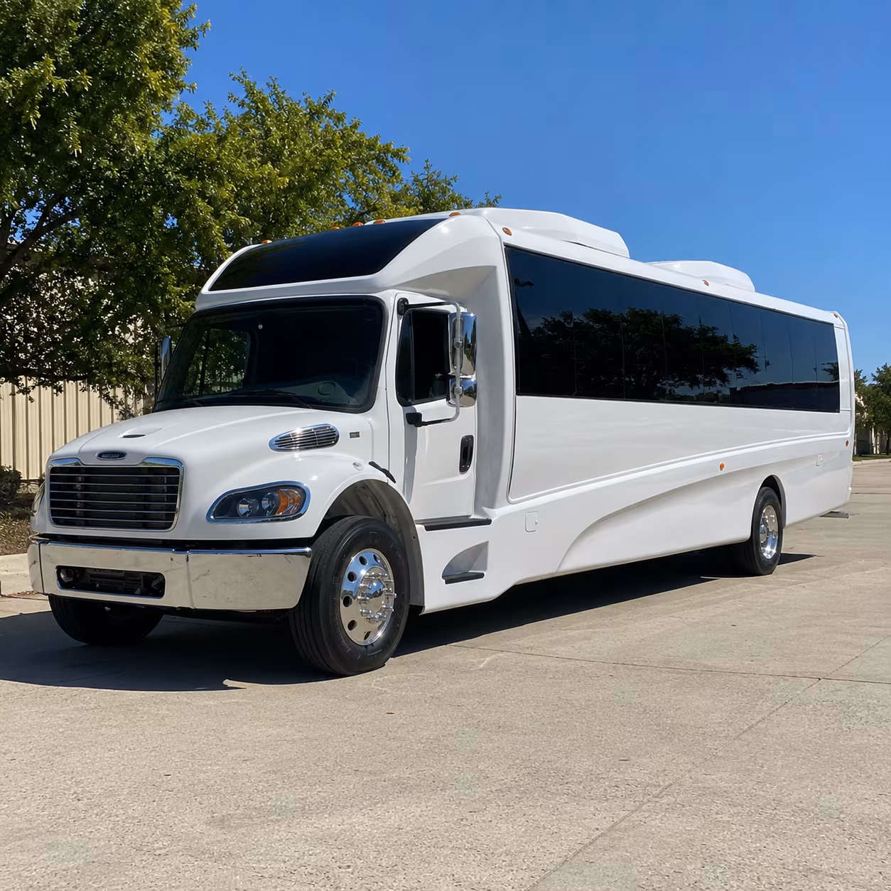 tuscaloosa 35 passenger minibus