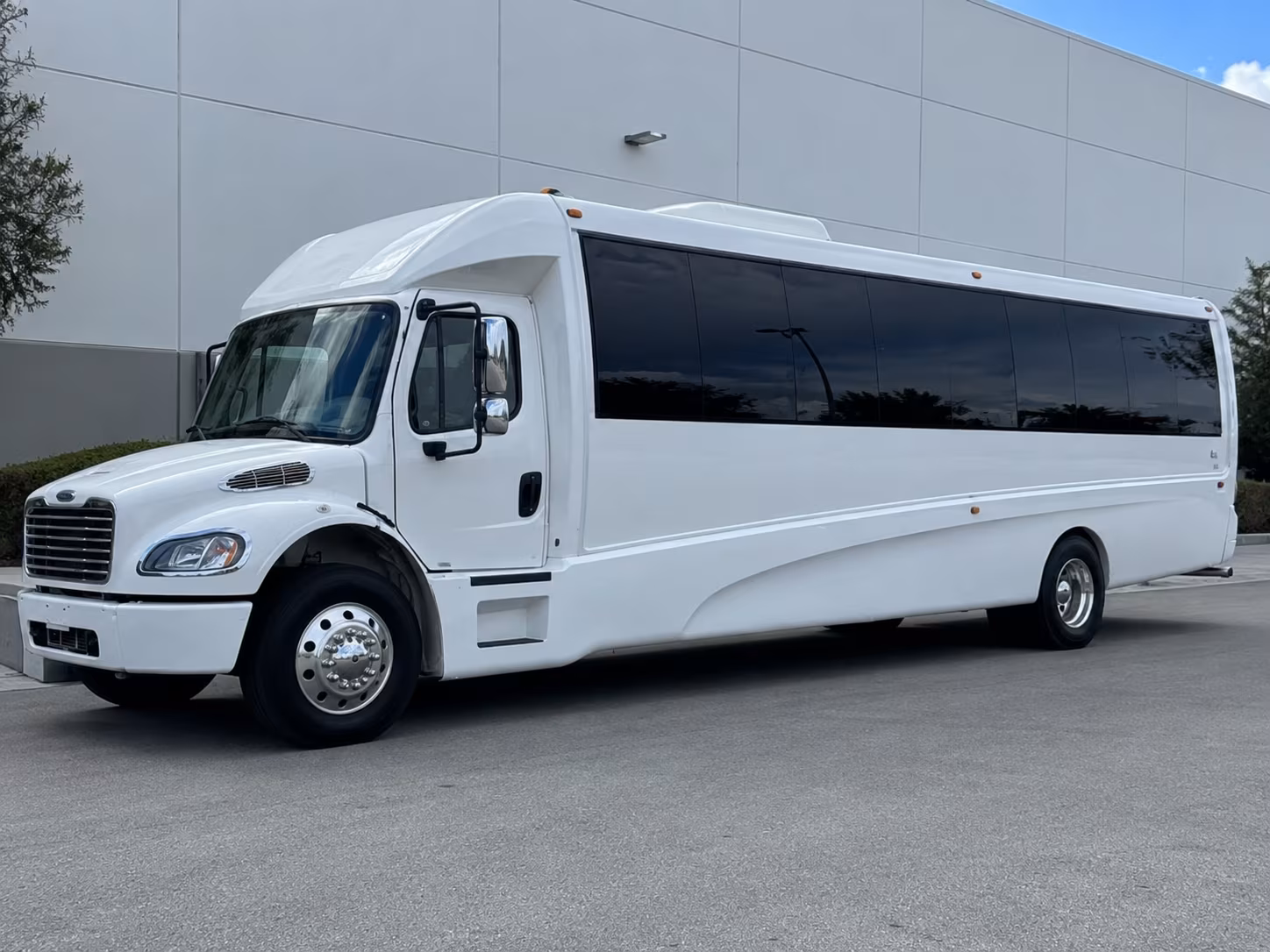 tuscaloosa night out party bus rental